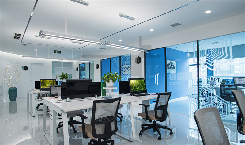 <a href=http://www.airpubcafe.com/ target=_blank class=infotextkey>合肥辦公室裝修</a>怎樣實現(xiàn)和諧的布局設計清爽自然